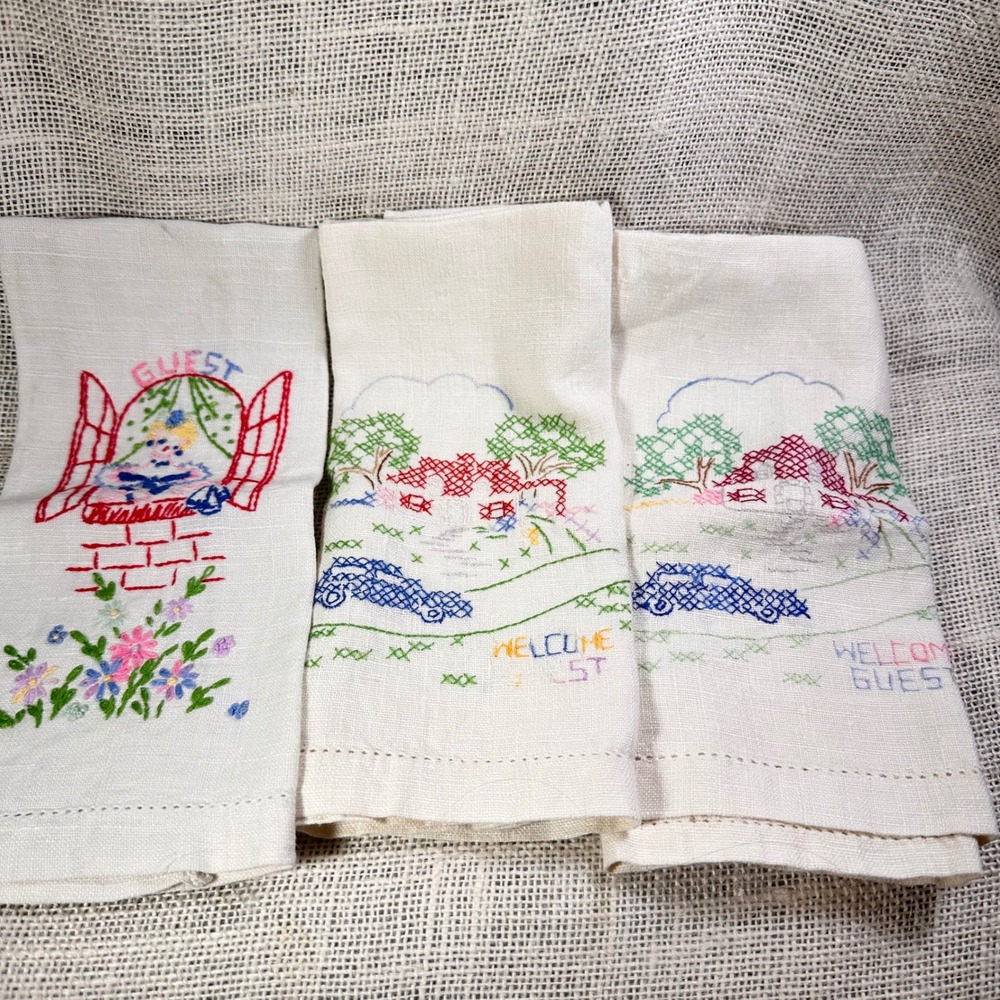 Hand Embroidered Linen Hand Towels Set of 3 Welcome Guest Cottagecore 12x18 vtg